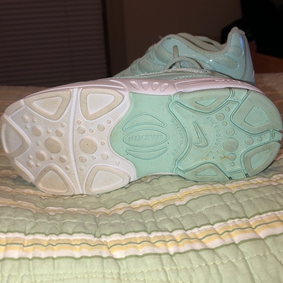 Teal-ish NIKE Air Max. Basically brand new. - Picture 3 of 3